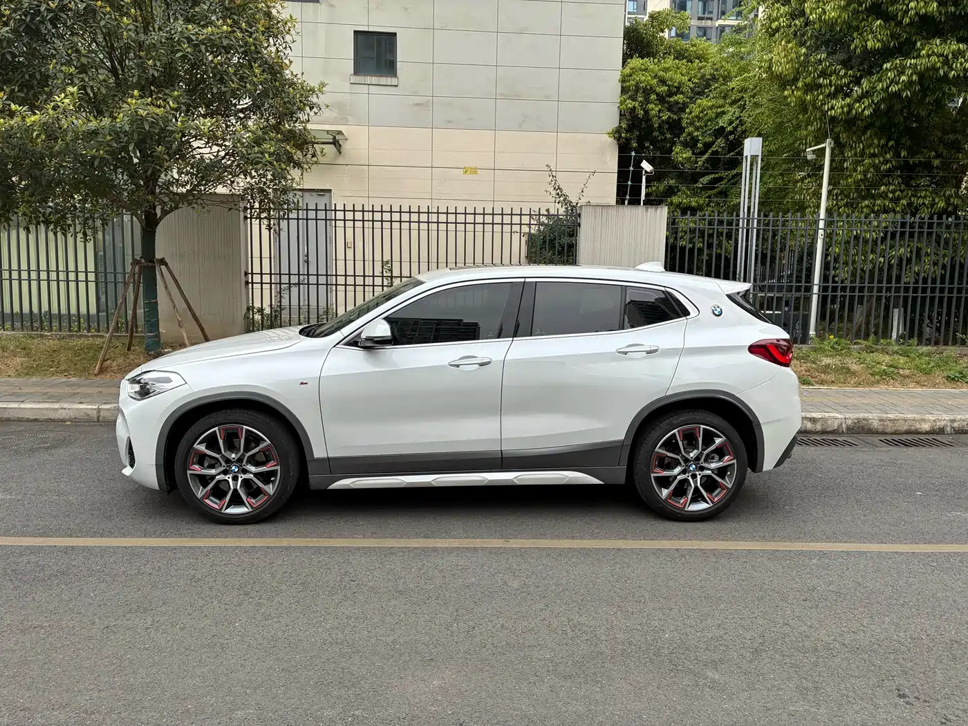 BMW X2 2021 Facelift sDrive25i Edge Edition фото 5