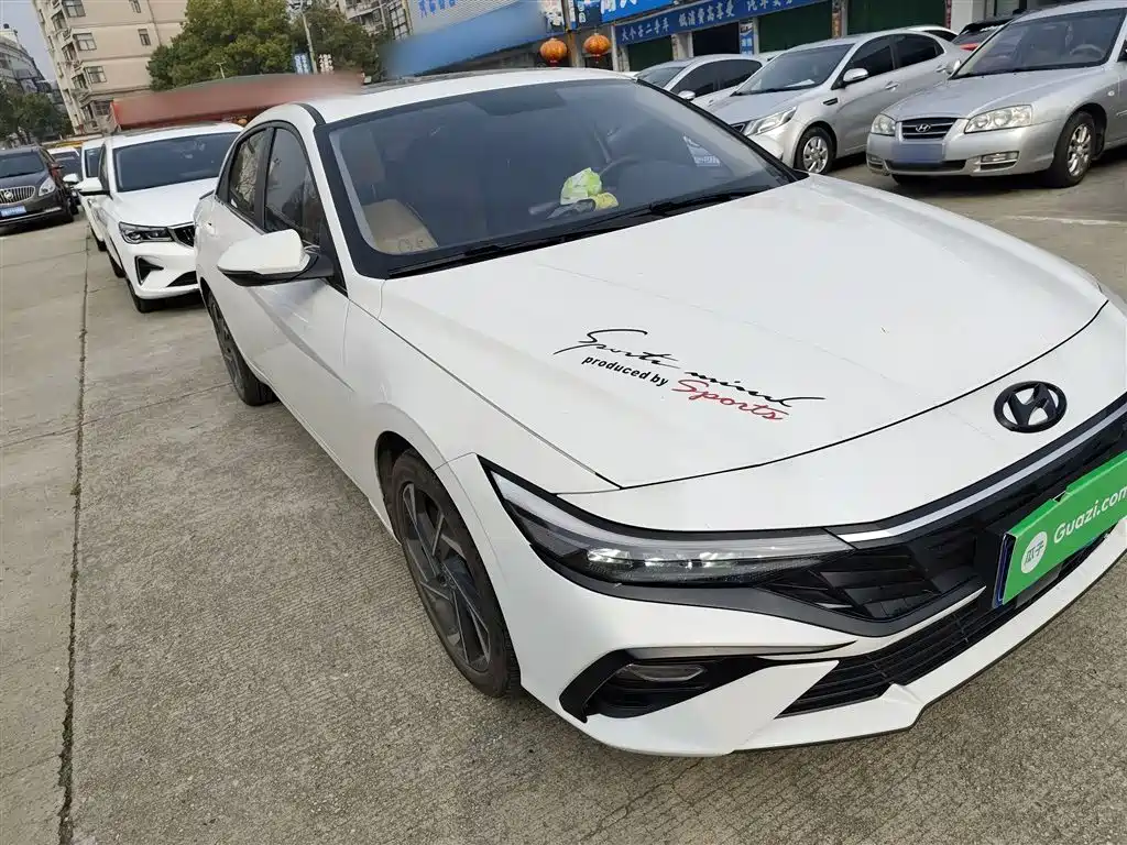 Hyundai Elantra 2023 1.5L CVT GLX Elite Edition фото 22