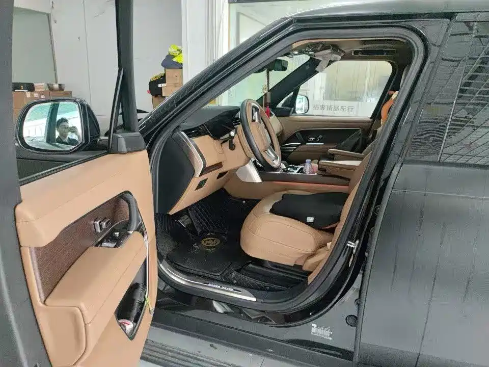 Land Rover Range Rover 2023 3.0 L6 400PS Genesis Extended Version фото 5
