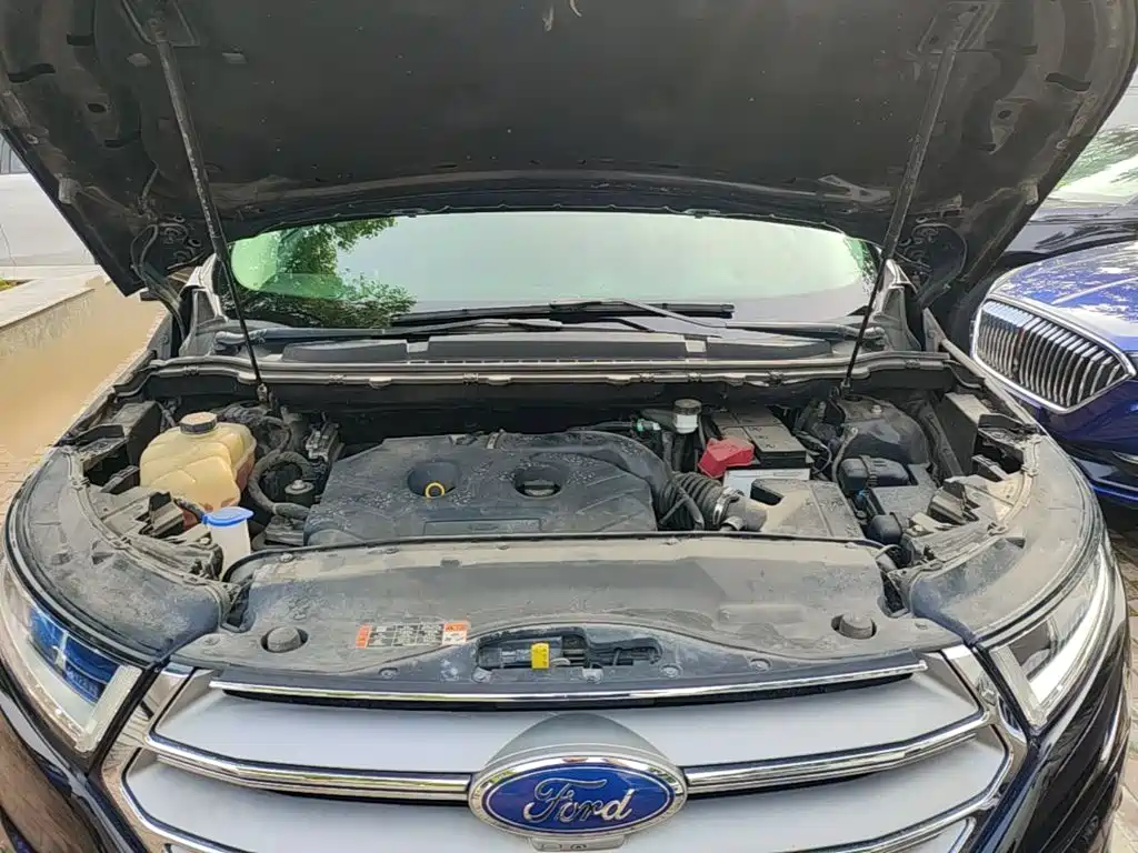 Фото 16 - Ford Edge