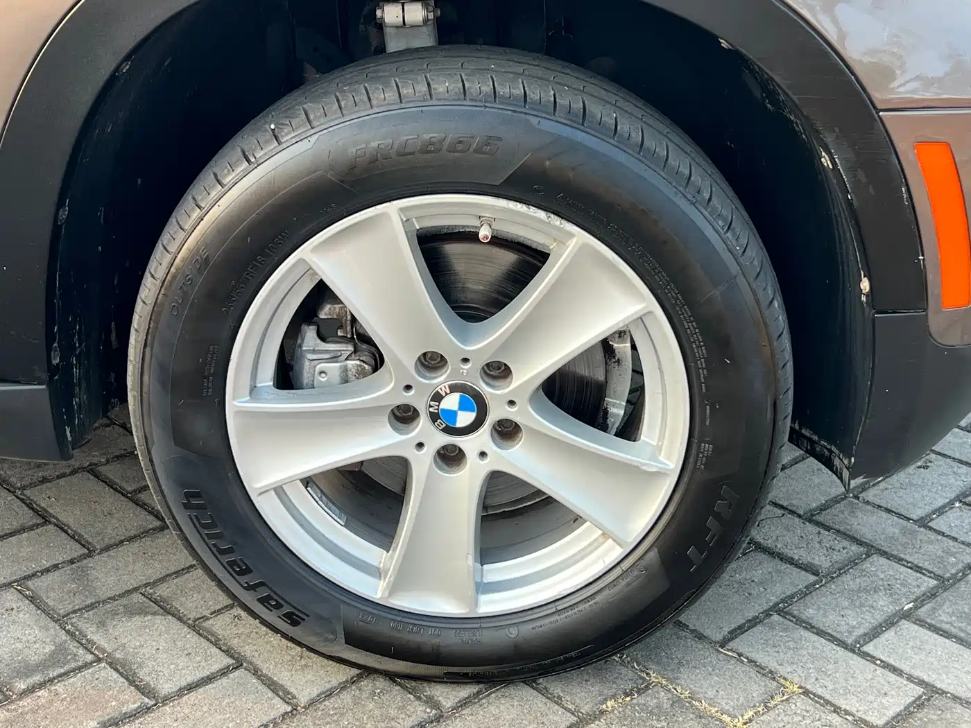 BMW X5 (Import) 2011 xDrive35i Leading Edition фото 22