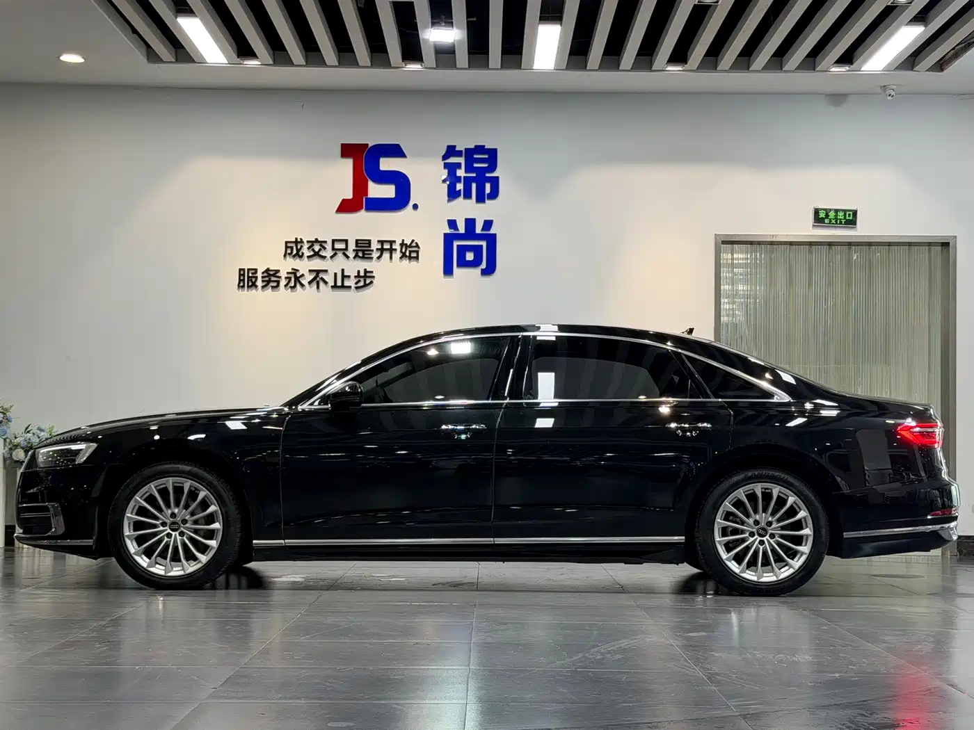 Audi A8 2022 A8L 50 TFSI quattro Comfort Collector's Edition фото 3