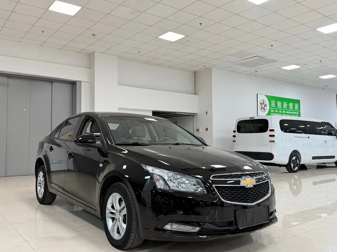 Chevrolet Cruze 2015 1.5L Classic SE AT фото 3