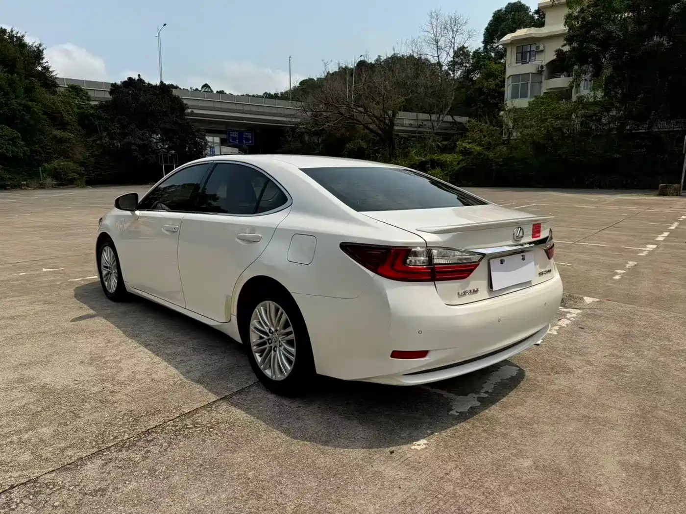 Lexus ES 2015 200 Comfort Edition фото 5