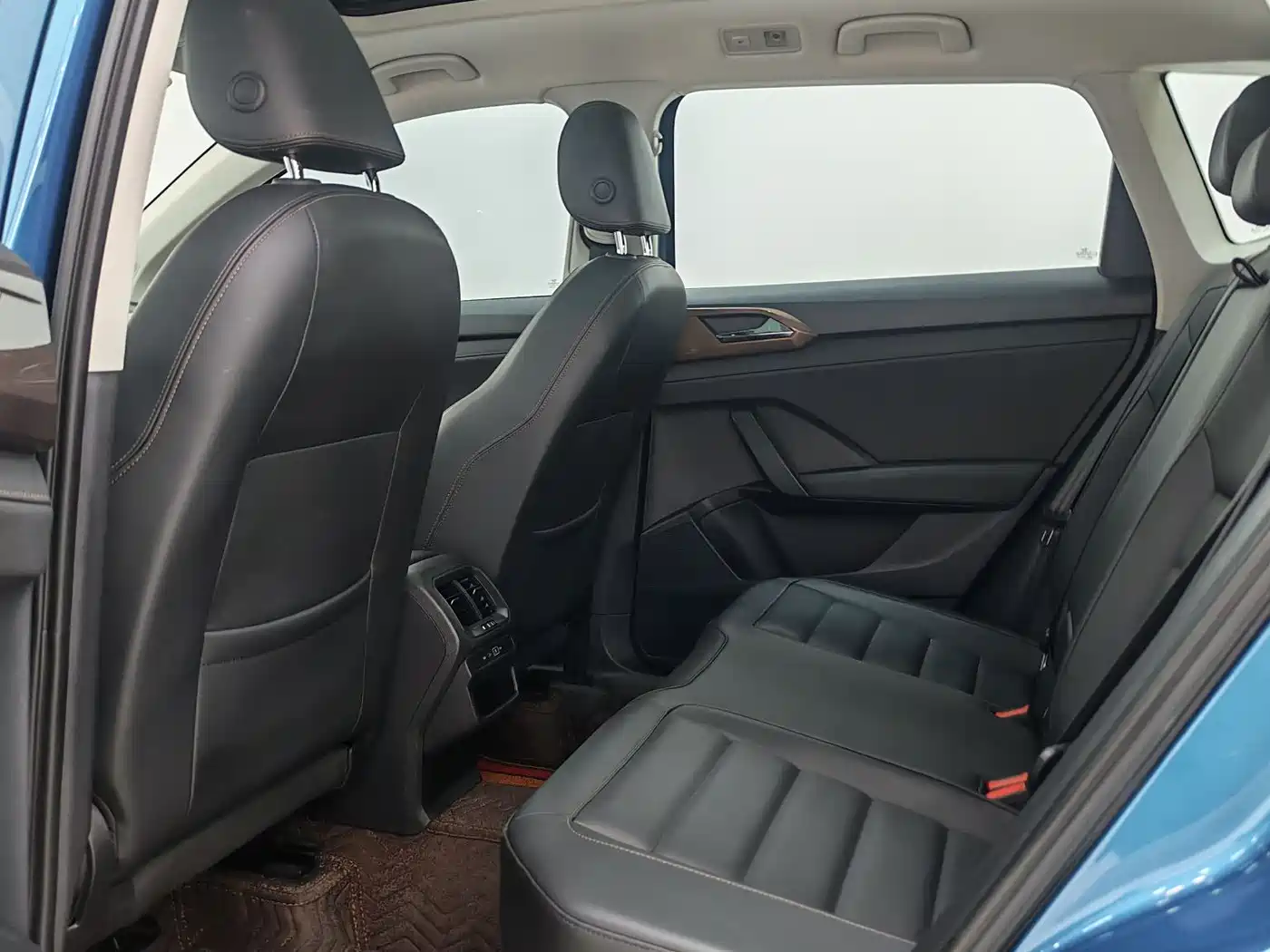 Volkswagen Tharu 2021 Model 280TSI 2WD Comfort Edition фото 8