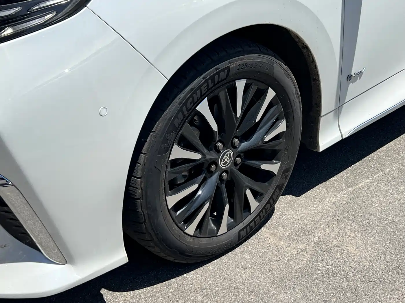Toyota Alphard 2024 Hybrid 2.5L Ultimate Enjoyment Edition фото 3