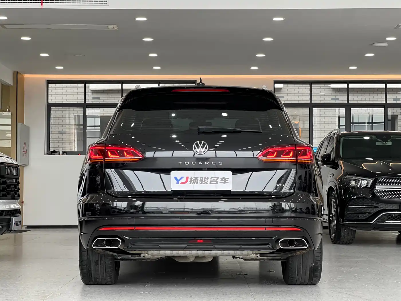 Volkswagen Touareg 2021 3.0TSI R-Line Classic Sport Package фото 4