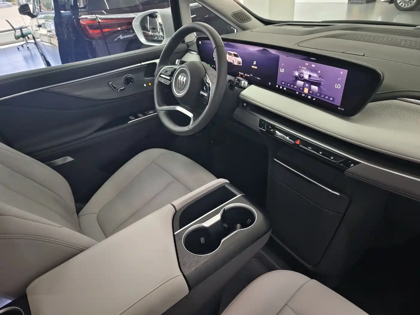 Buick GL8 2025 Land Honor Premium Edition фото 17