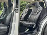 Фото 10 - Tesla Model X