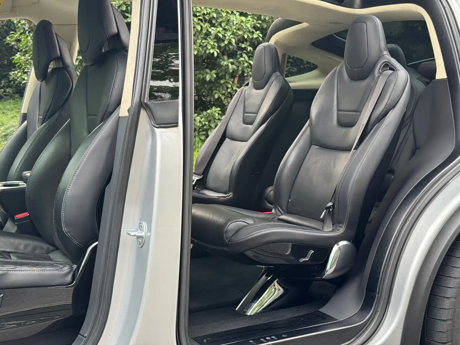 Фото 10 - Tesla Model X
