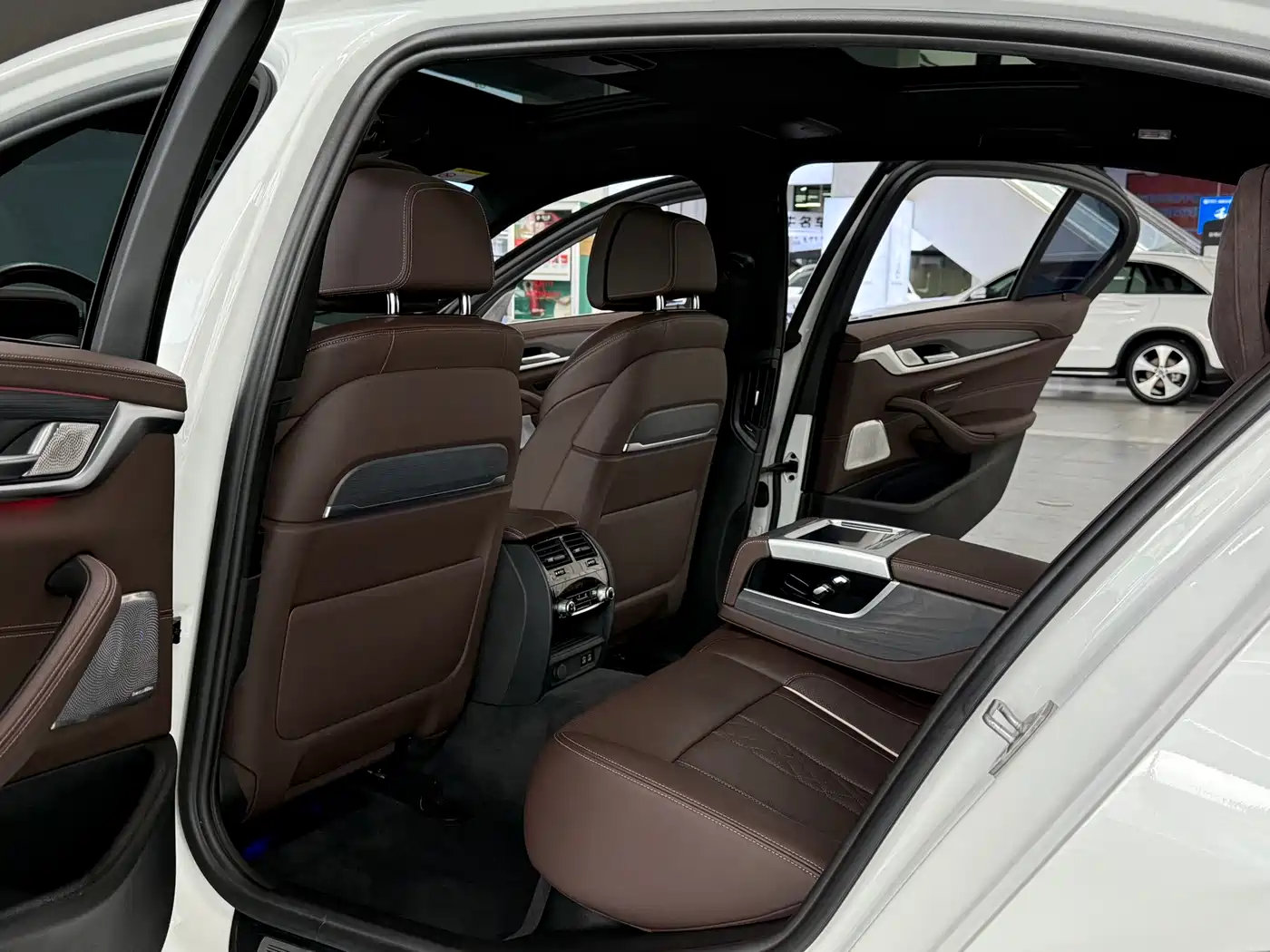 BMW 5 Series 2021 530Li Premium M Sport Package фото 9