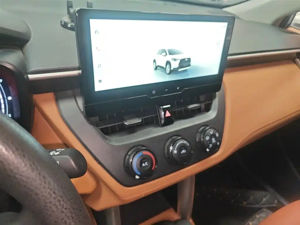 Toyota Corolla Cross 2023 2.0L Pioneer Edition фото 13