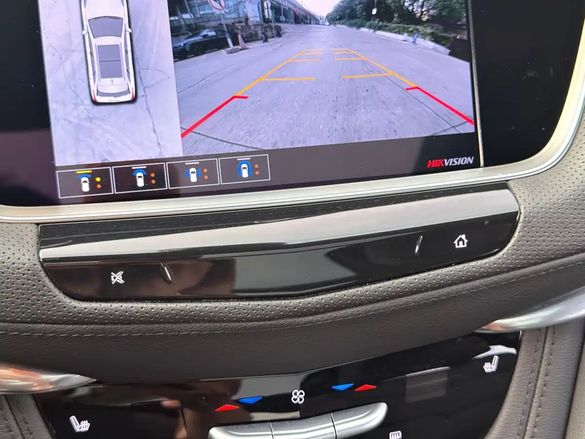 Cadillac XT5 2022 2.0T AWD Luxury (Hummingbird Edition) фото 18