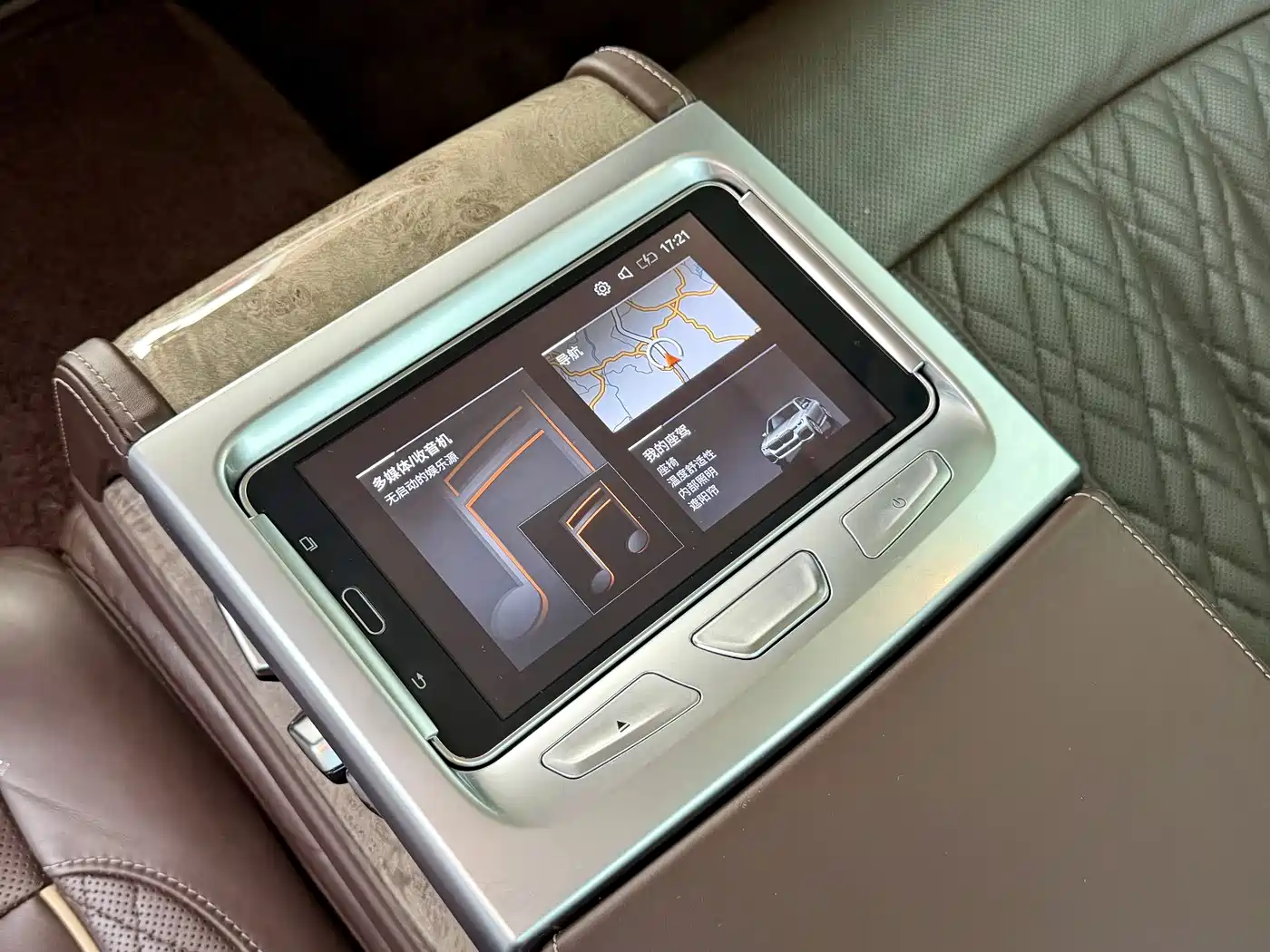 BMW 7 Series 2021 Model 740Li Leading Luxury Package фото 27