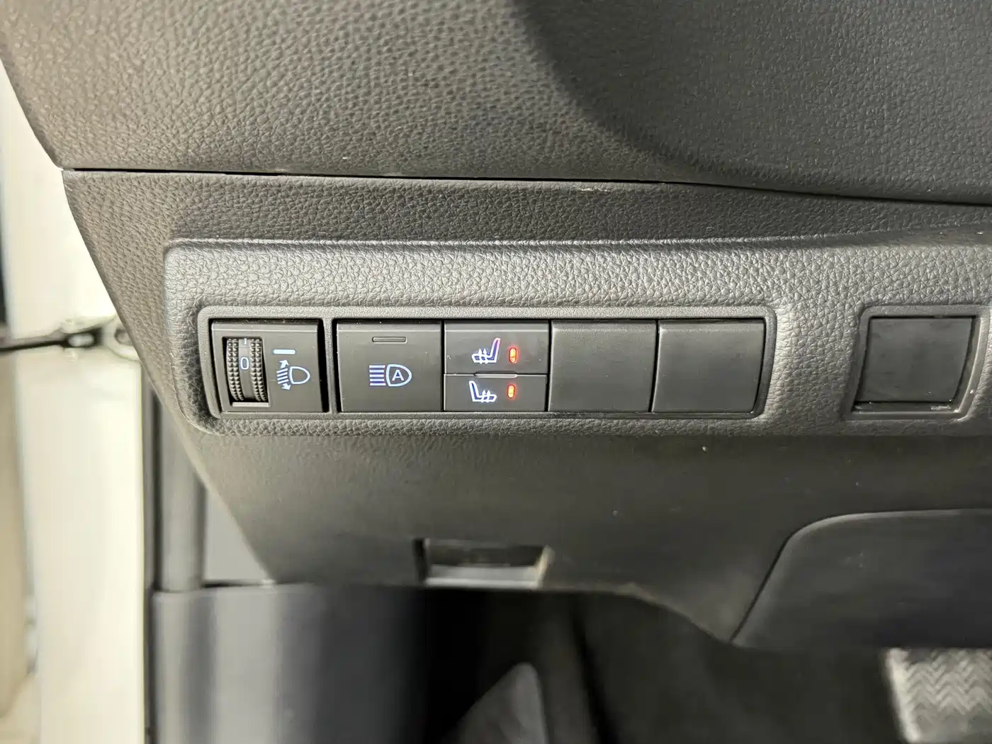 Toyota Corolla 2021 TNGA 1.5L CVT Pioneer Edition фото 15