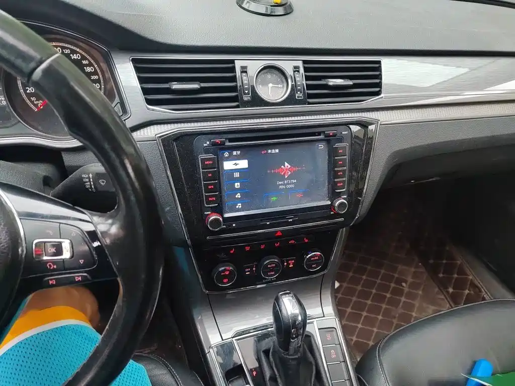 Photo 6 - Volkswagen Passat