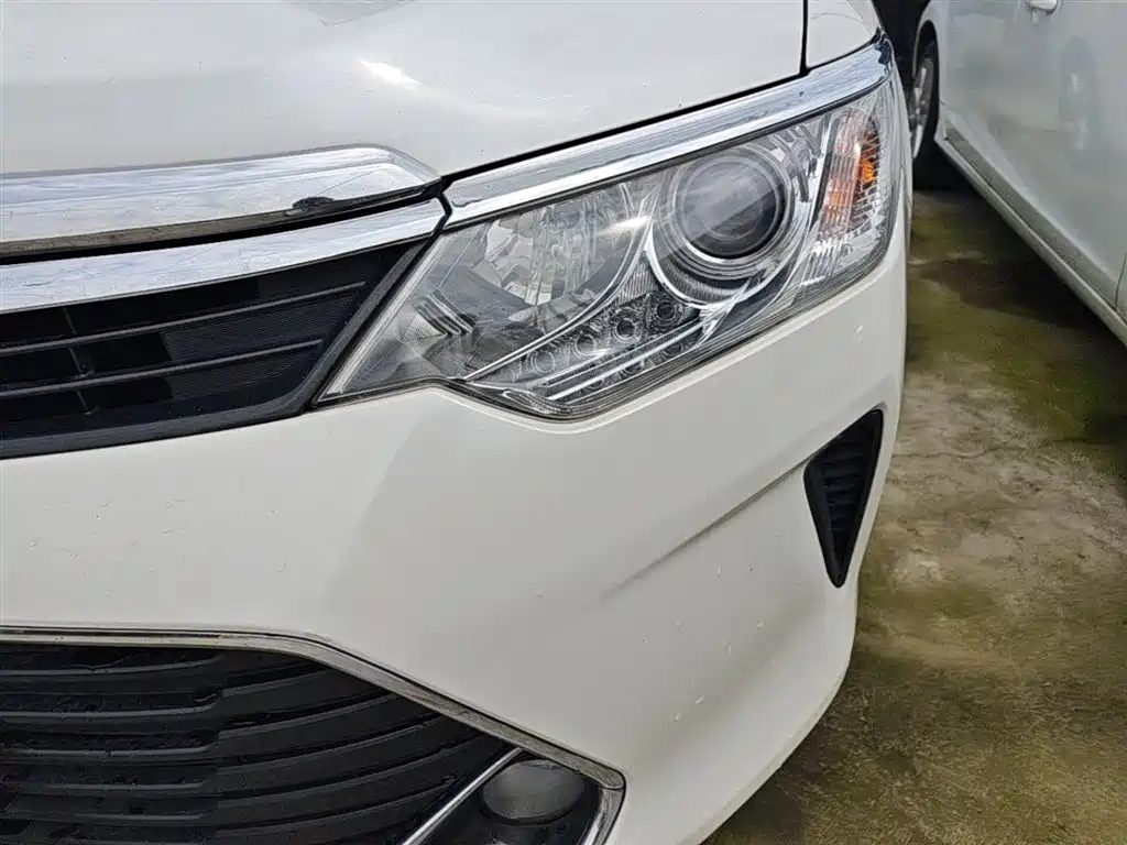 Toyota Camry 2016 2.0G 10th Anniversary Leading Edition фото 24