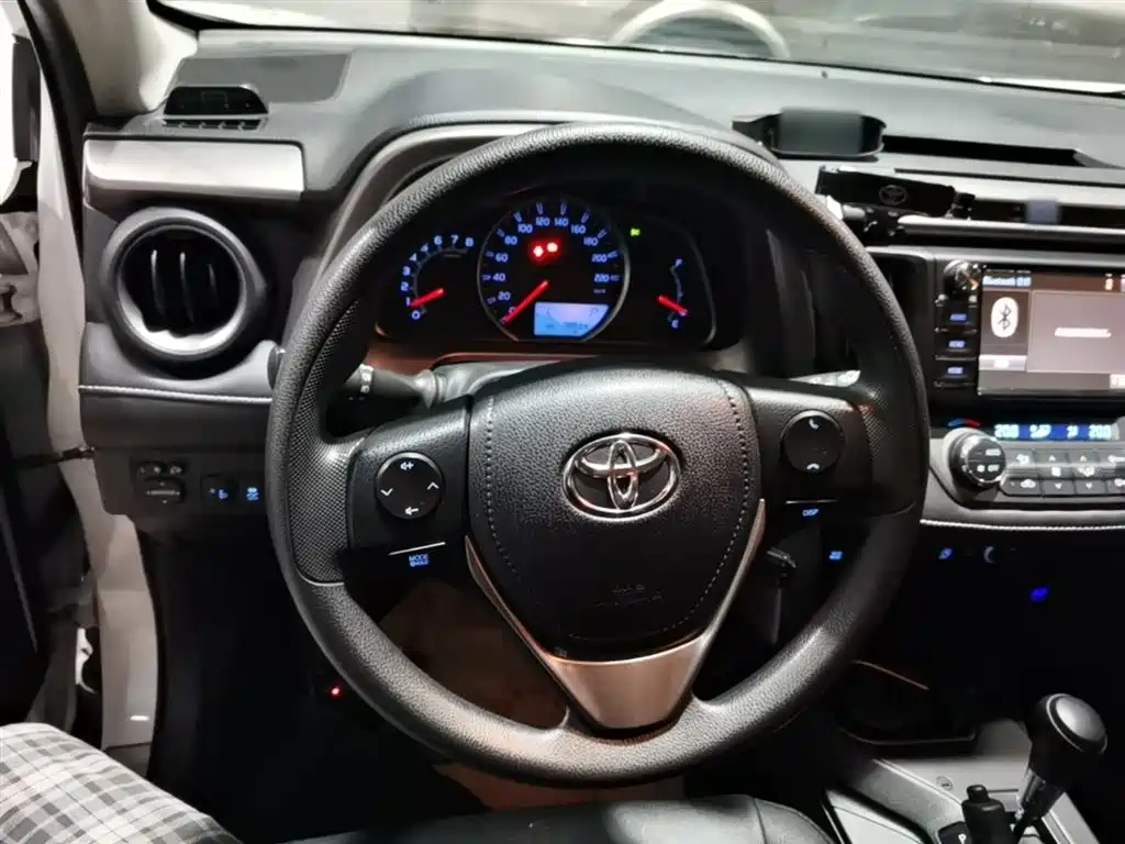 Toyota RAV4 Rongfang 2016 2.0L CVT 2WD Trend (China V) фото 11