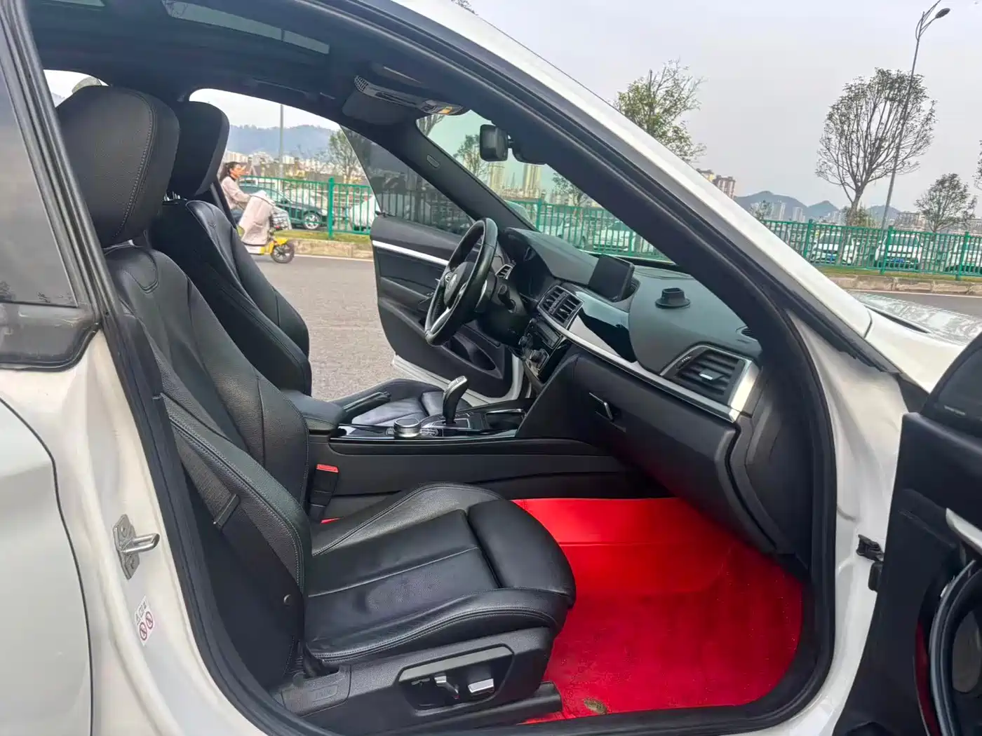BMW 3 Series GT 2019 320i M Sport Black Night Edition фото 9