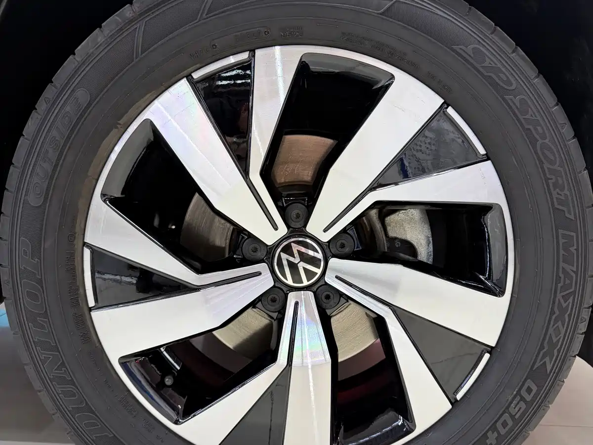 Volkswagen Tayron 2022 280TSI 2WD Luxury Smart Connect Edition фото 4