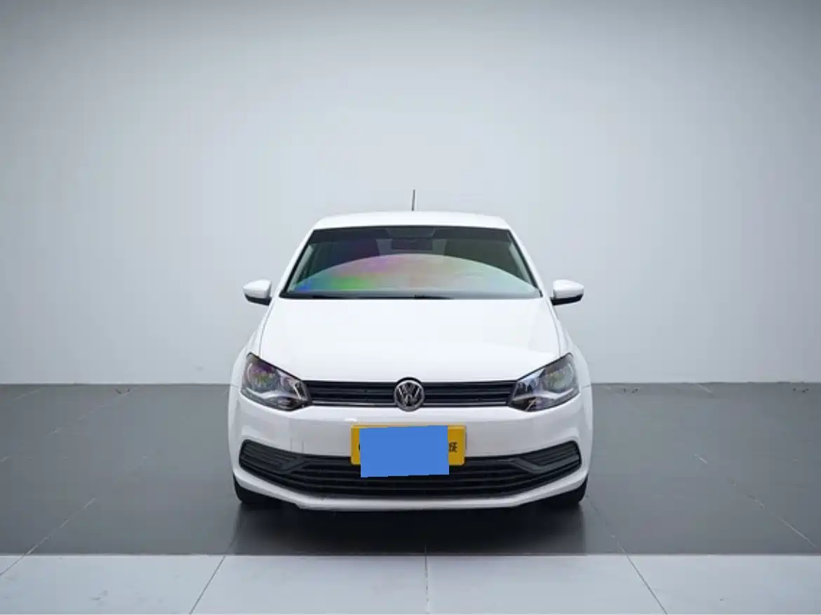 Volkswagen Polo 2016 1.4L Automatic Trend фото 2