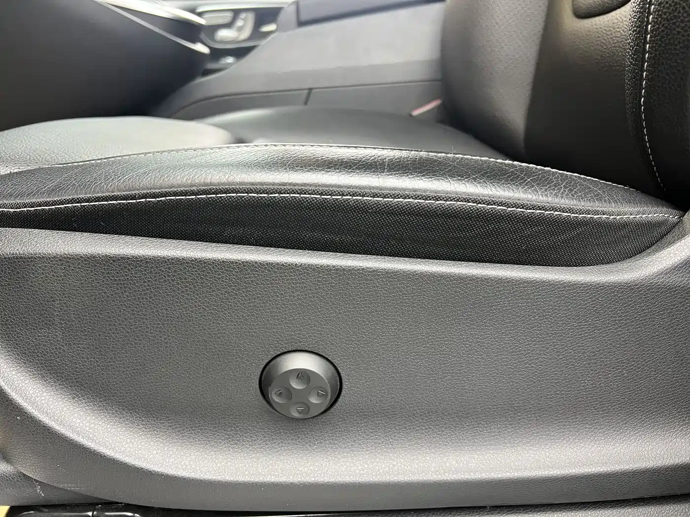 Mercedes-Benz V-Class 2022 V 260 Prestige Edition фото 6