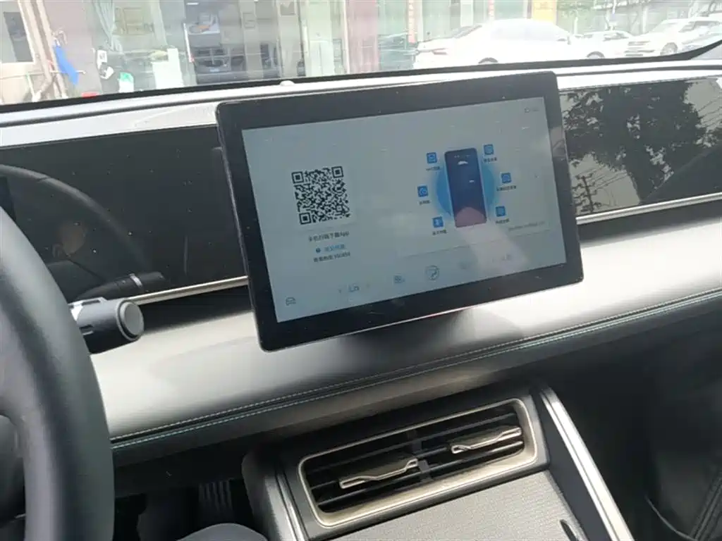 BYD Qin L 2024 DM-i 80KM Leading Edition фото 13