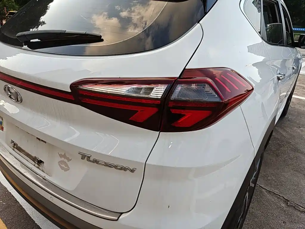 Фото 8 - Hyundai Tucson