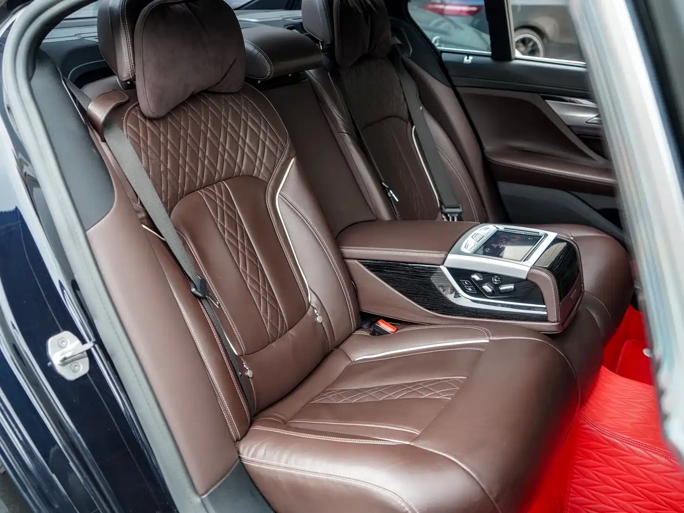 BMW 7 Series 2021 Model 730Li M Sport Package фото 9