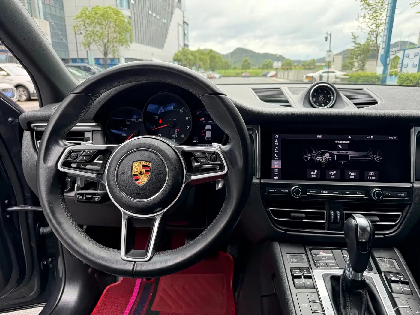 Porsche Macan, миниатюра 9