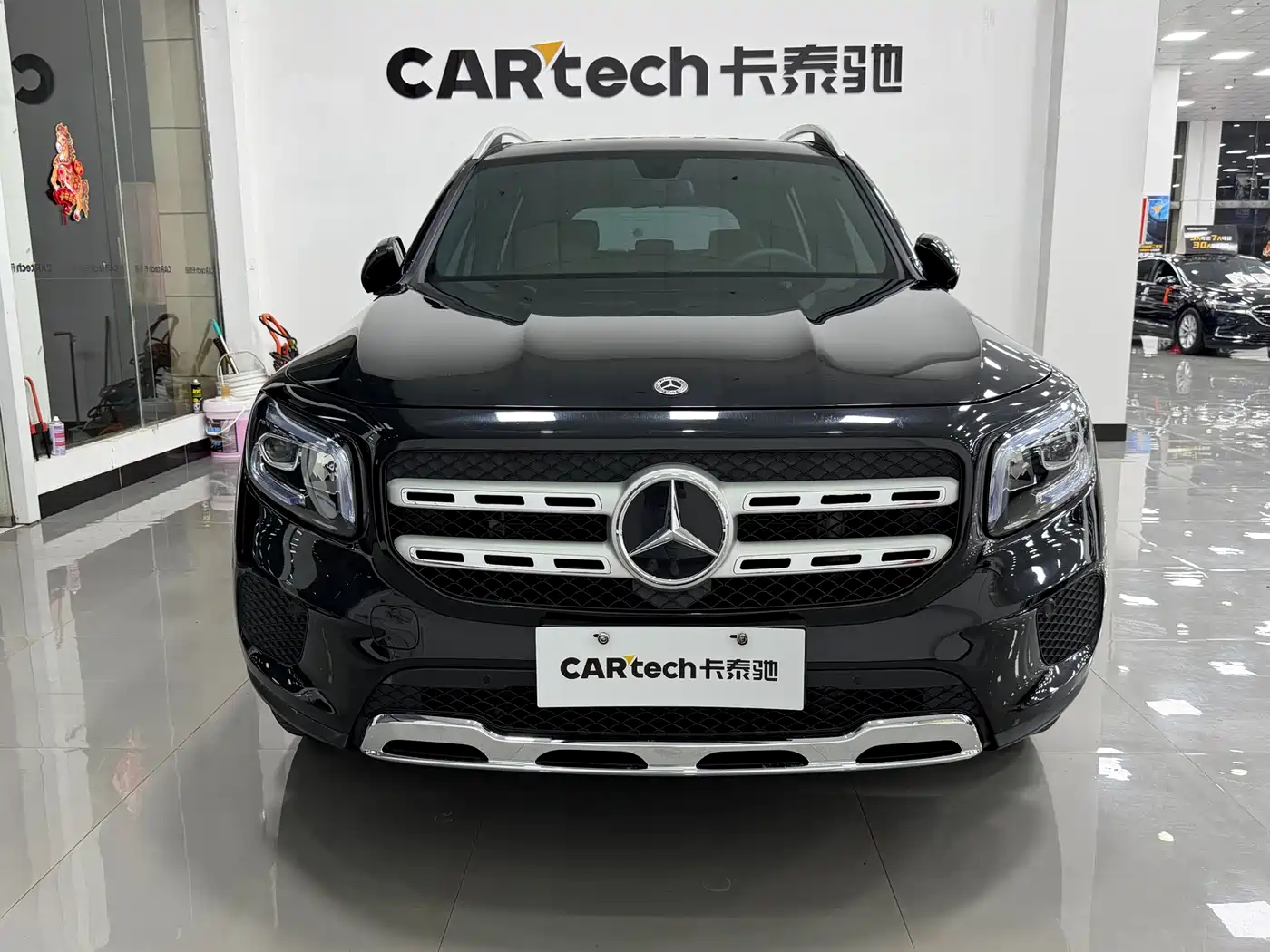 MERCEDES-BENZ GLB