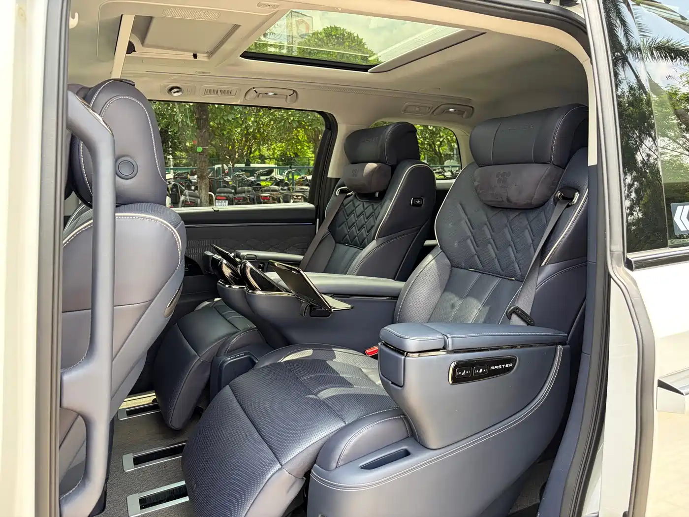 GAC Trumpchi Trumpchi Xiangwang M8 2025 2025 Model QianKun Series Ultra First Class