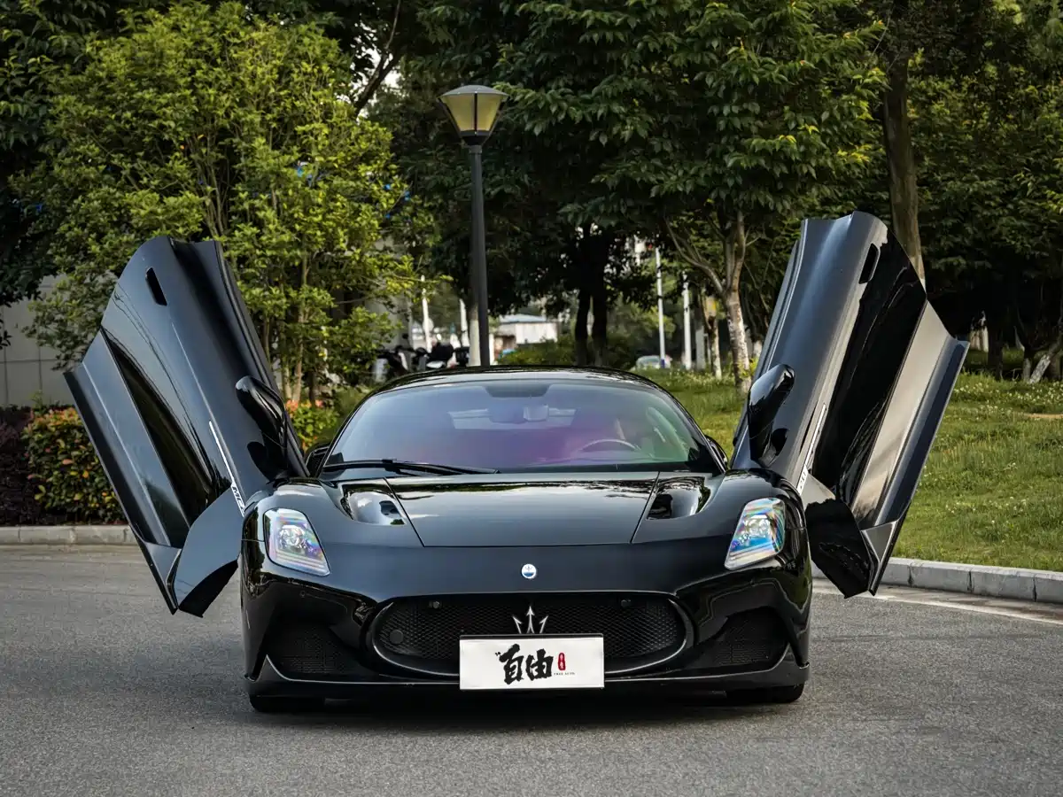 Maserati MC20 2020 3.0T Standard Edition фото 3
