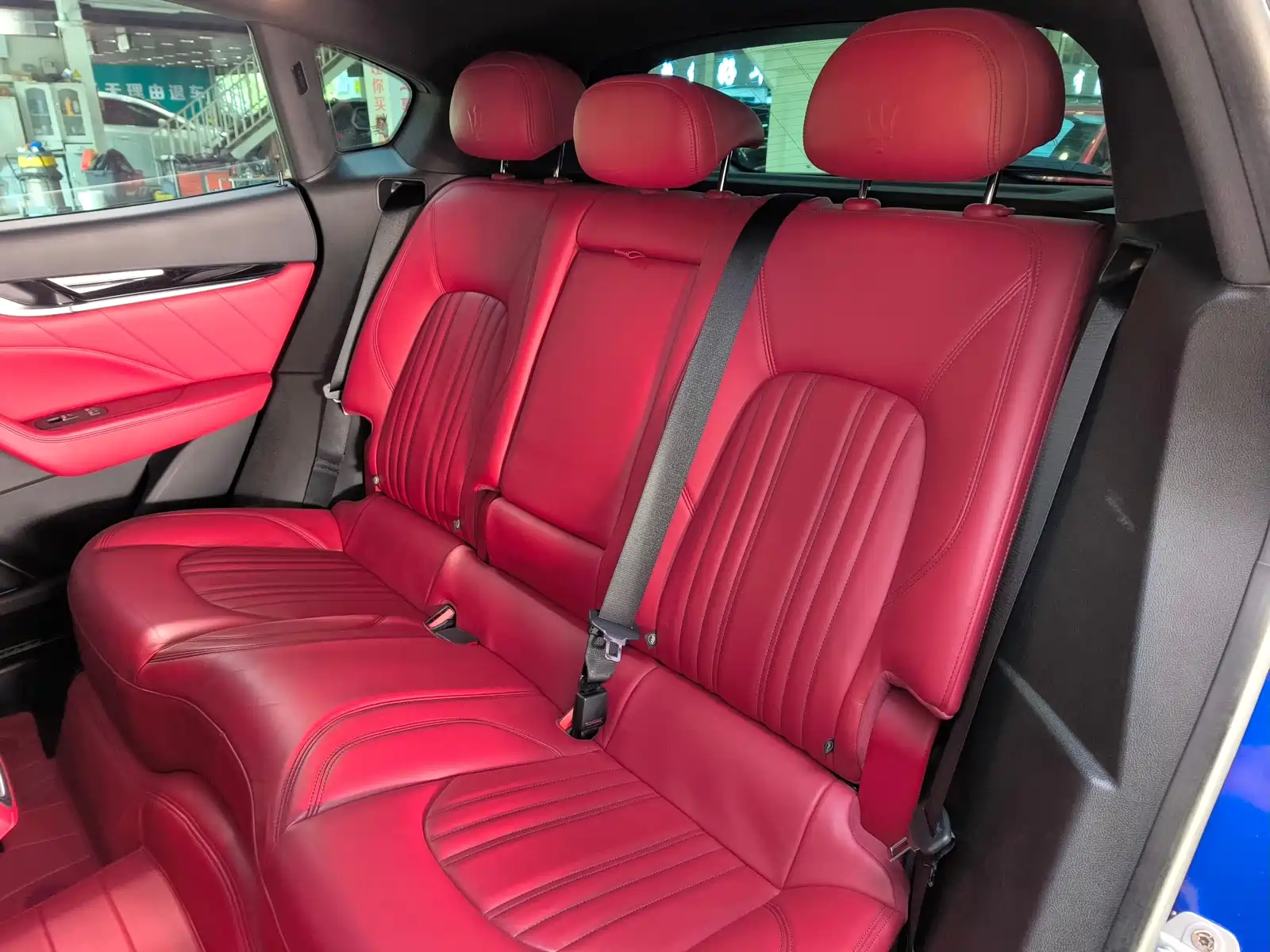 Photo 18 - Maserati Levante