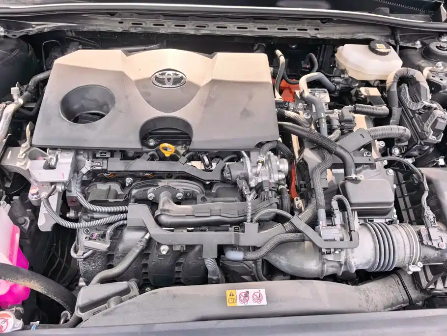 Фото 10 - Toyota Camry