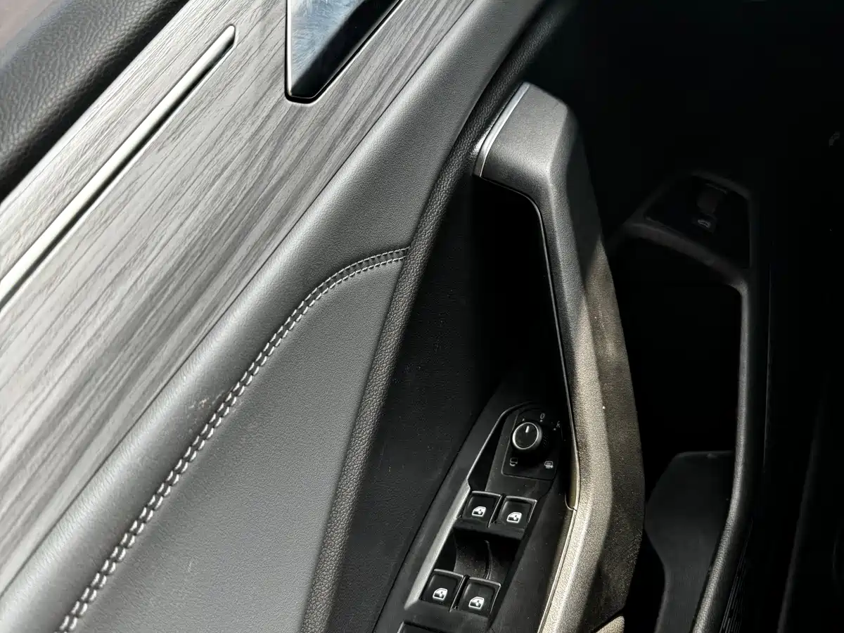 Volkswagen Sagitar 2024 300TSI DSG Surpass Edition фото 14