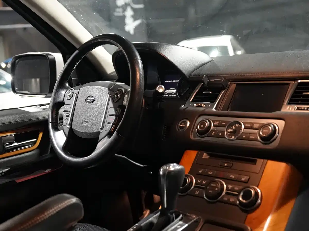 Photo 11 - Land Rover Range Rover Sport