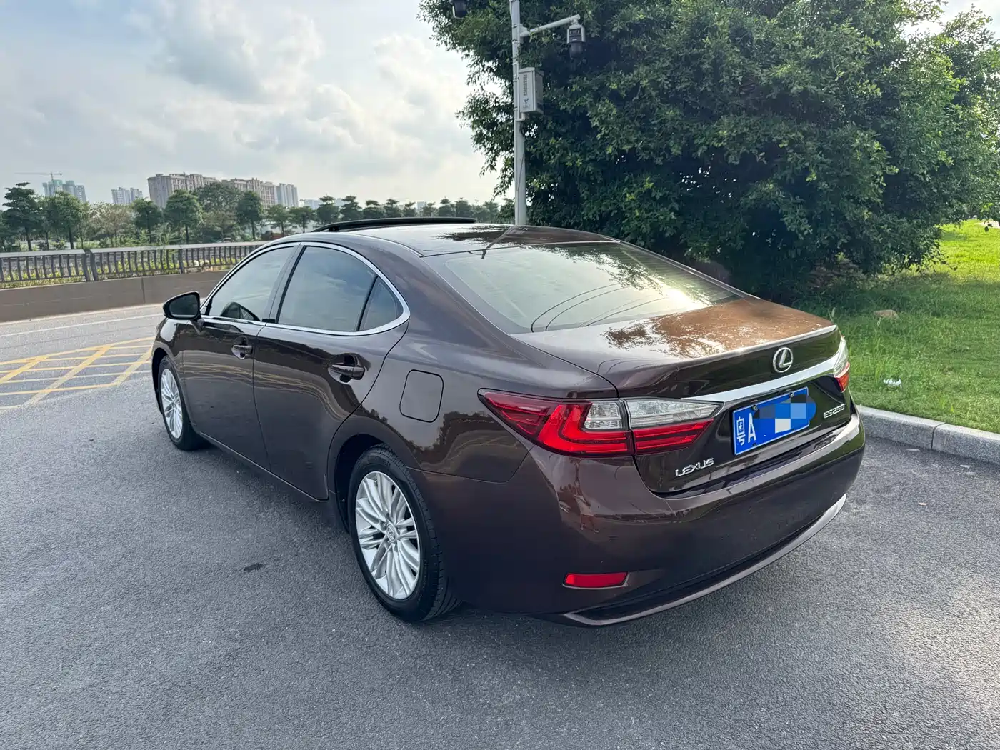 Lexus ES 2015 250 Elegance Edition фото 7