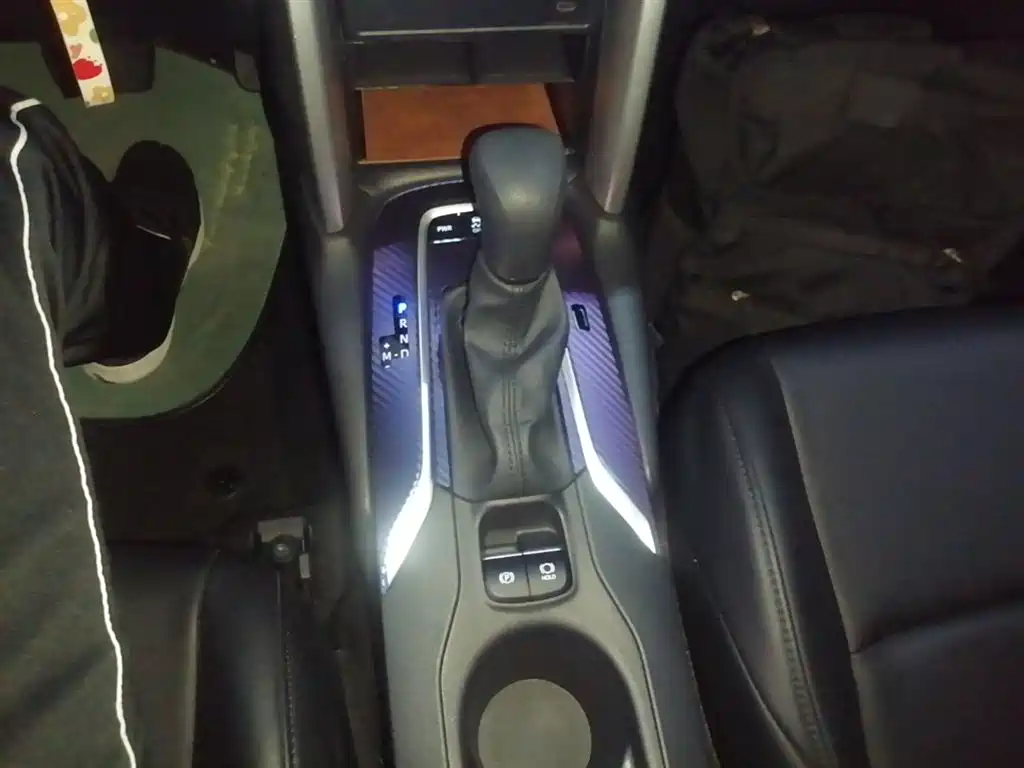 Toyota Frontlander 2023 2.0L CVT Elite Edition фото 14