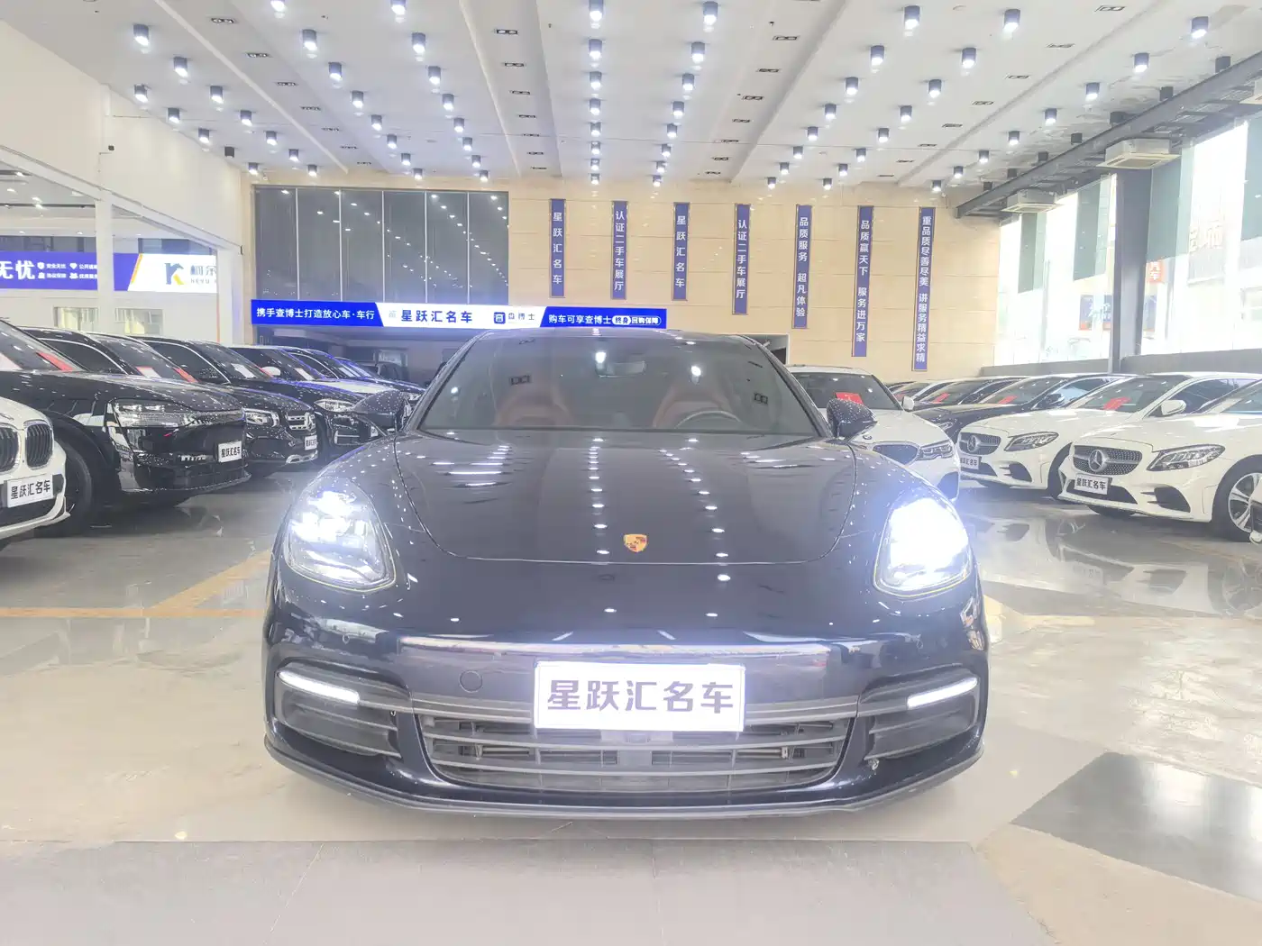 Porsche Panamera 2017 Panamera 3.0T фото 2