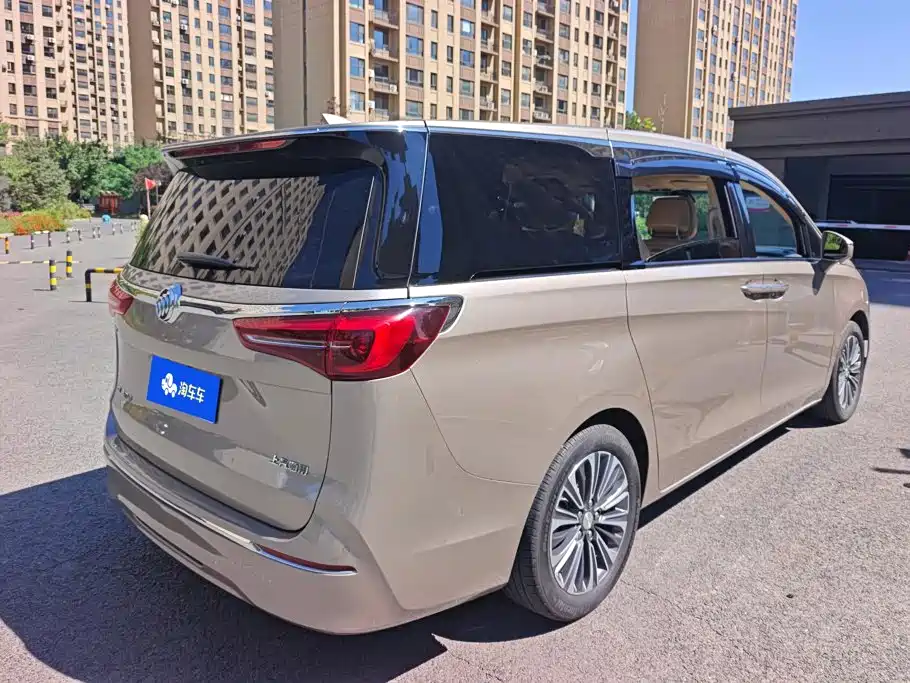 Photo 3 - Buick GL8