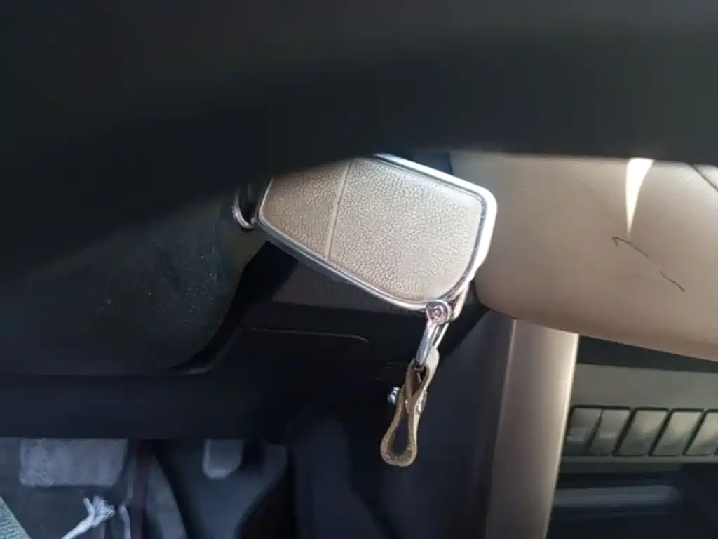 Toyota RAV4 Rongfang 2015 2.0L CVT 2WD Trend Edition фото 9