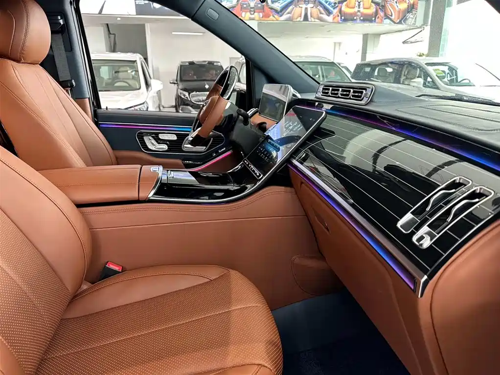 Mercedes-Benz Vito 2024 2.0T Business 7-Seater фото 8