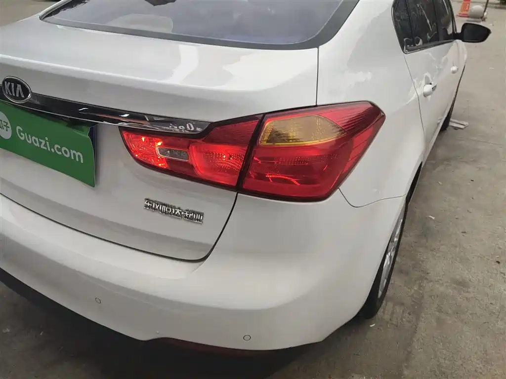 Kia K3 2015 1.6L Automatic GLS фото 8