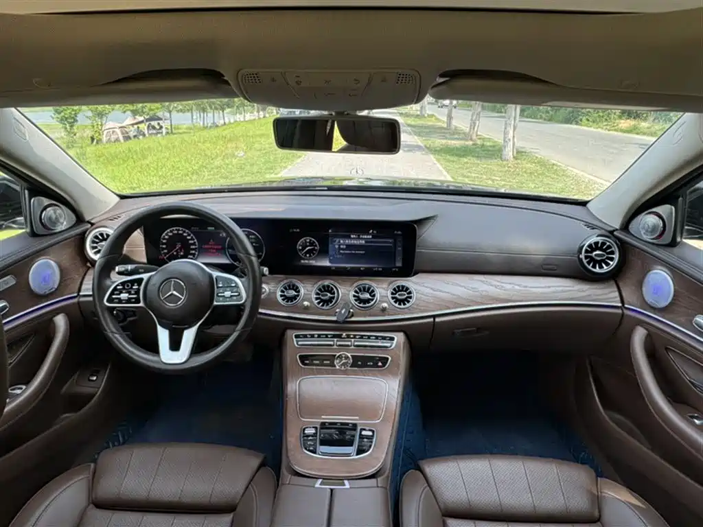 Mercedes-Benz E-Class 2020 E 260 L фото 12