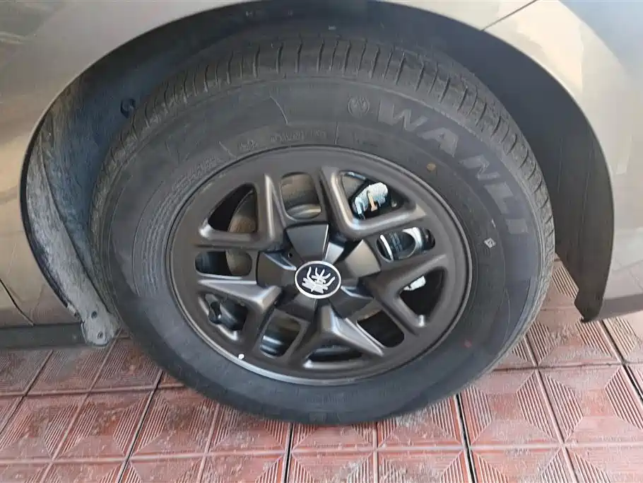 BYD Qin PLUS 2025 DM-i Smart Drive 55KM Leader фото 6