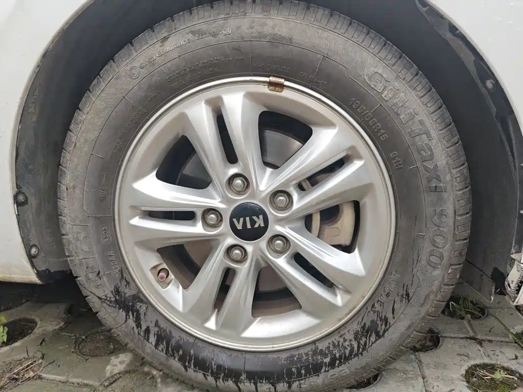 Photo 8 - Kia Forte