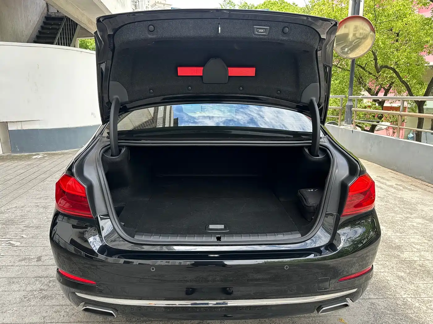 BMW 5 Series New Energy 2020 530Le Range Upgrade Luxury Package фото 12