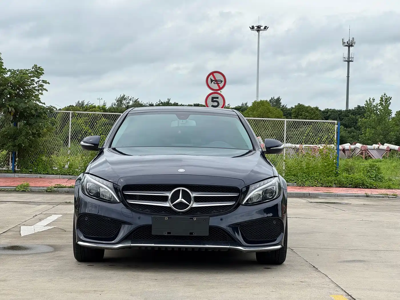Photo 2 - Mercedes-Benz C-Class