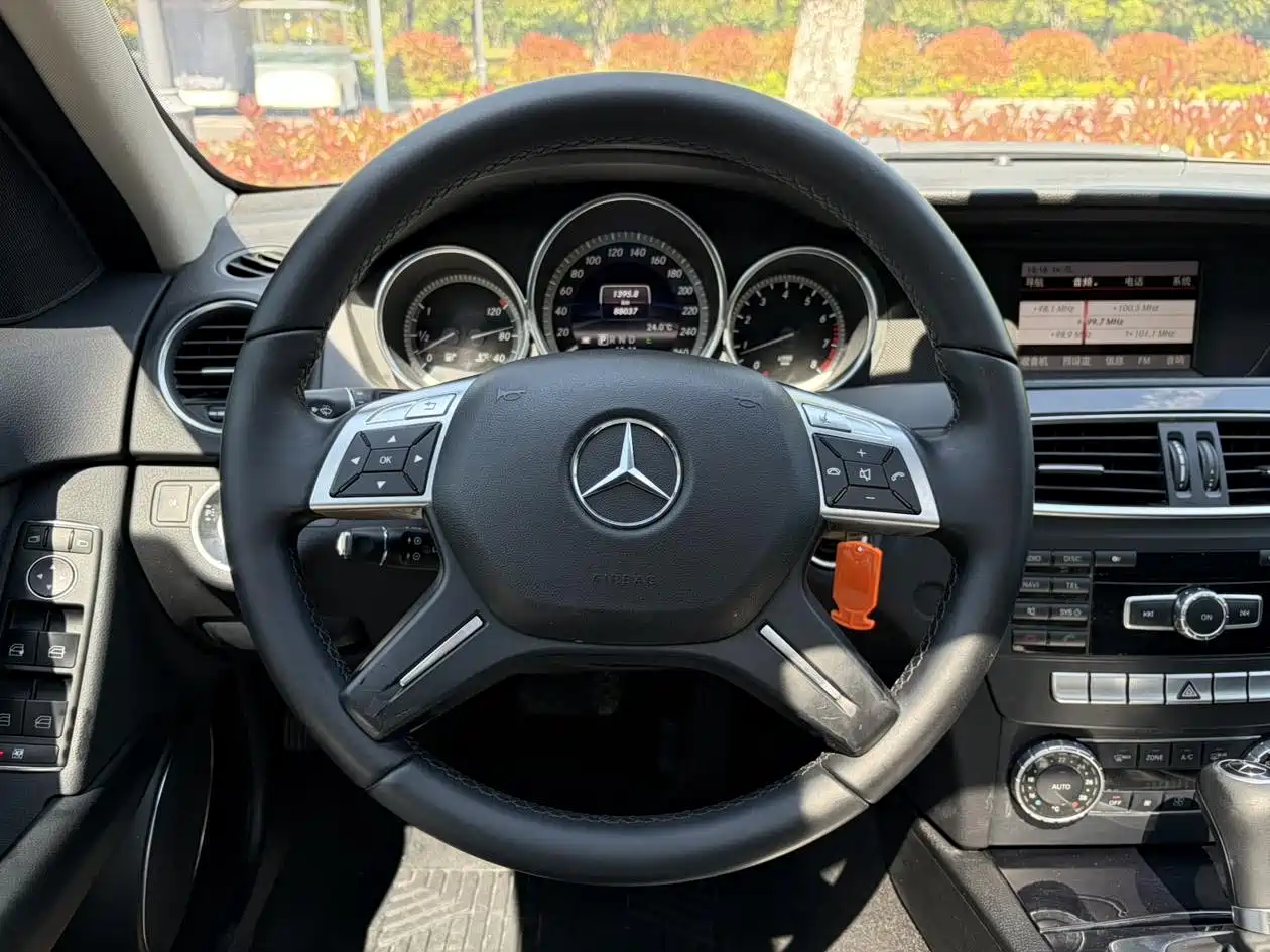 Mercedes-Benz C-Class 2013 C 180 Classic Grand Edition фото 13